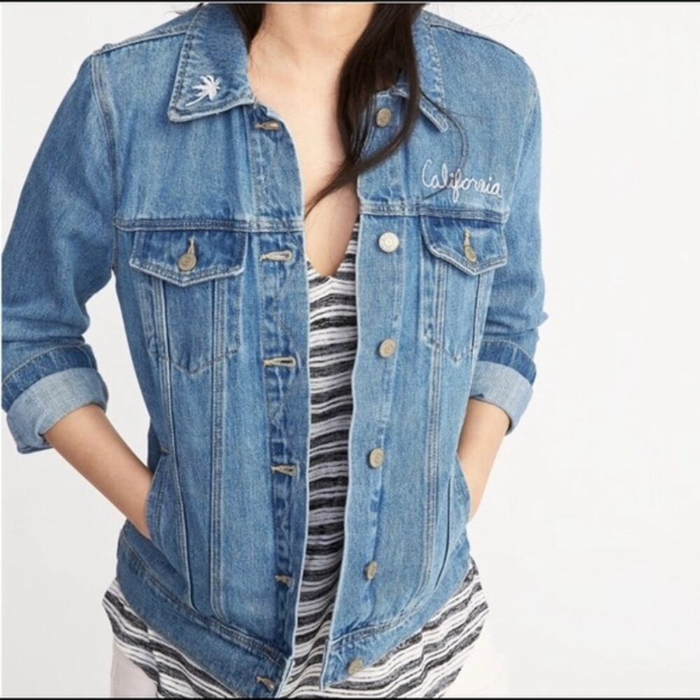 Old Navy Boyfriend Denim Jean Jacket Womens Size Medium California Embroidered